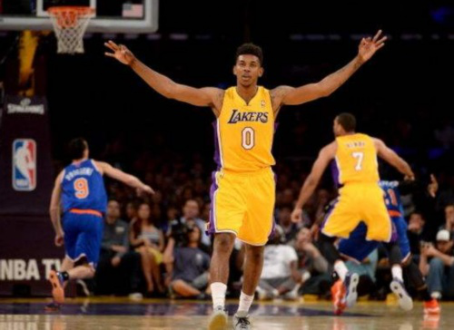 对公众人物 对公众人物